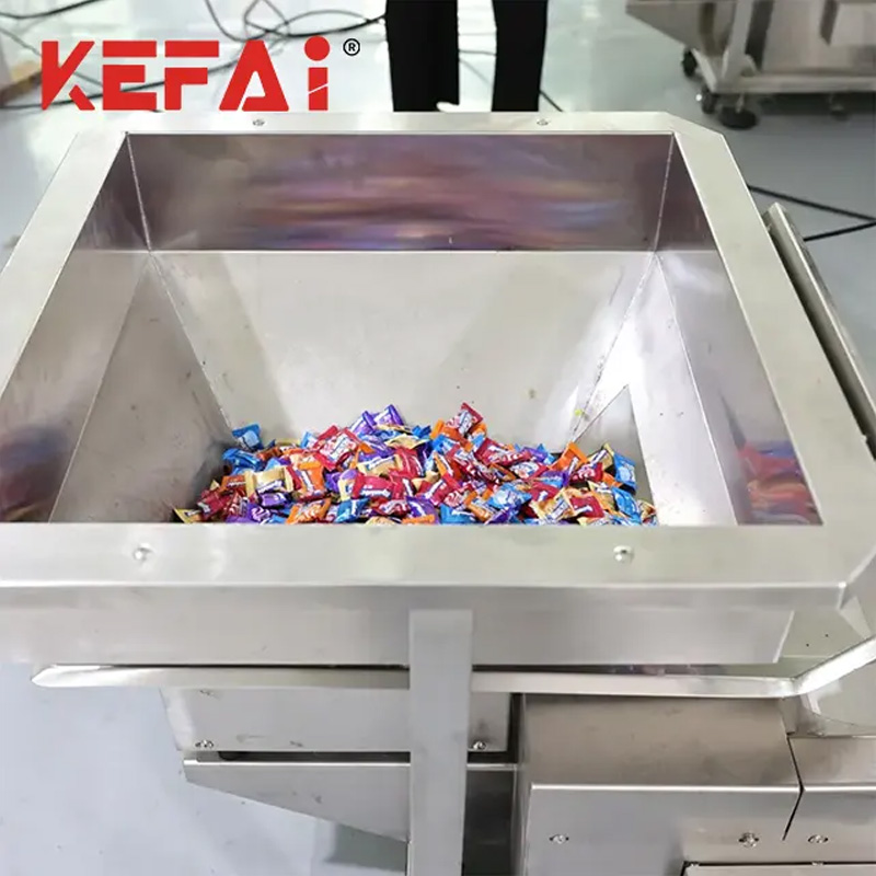 Detaji i makinës së paketimit të karamele KEFAI 2
